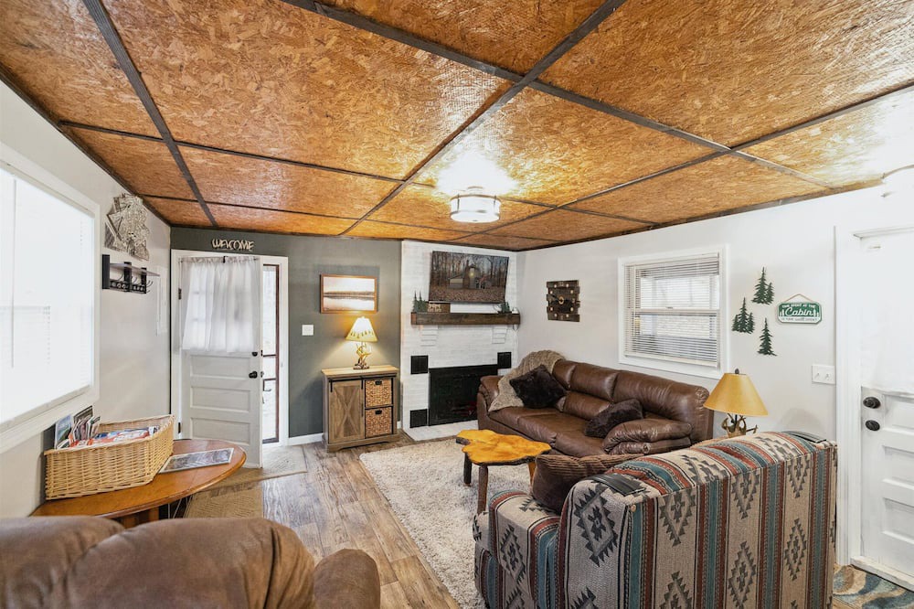 Photo of Livingroom in Tylersburg