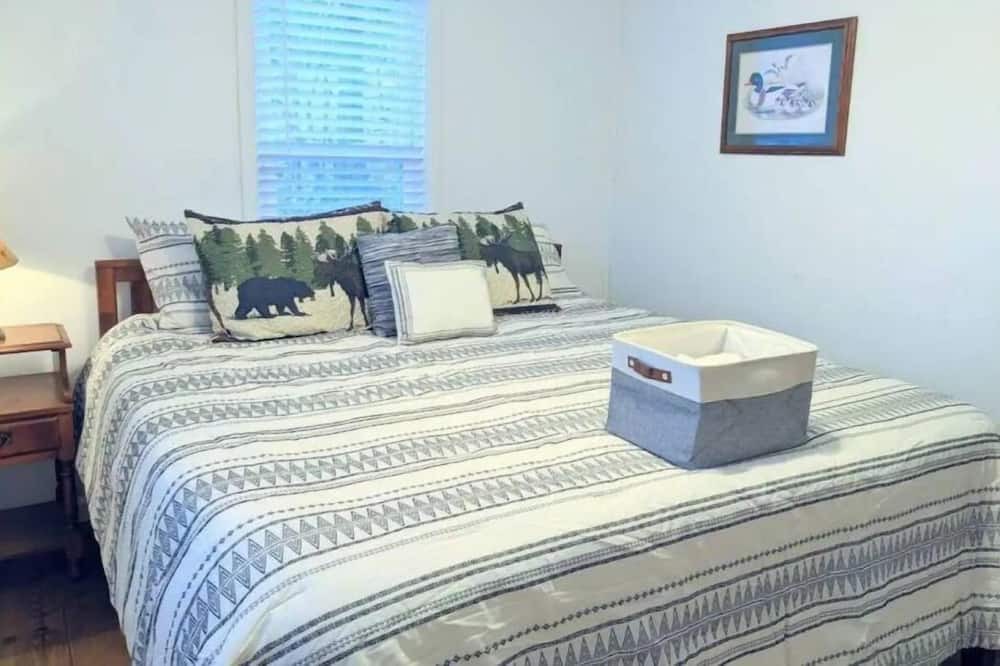 Photo of Bedroom in Lake Harmony Estates
