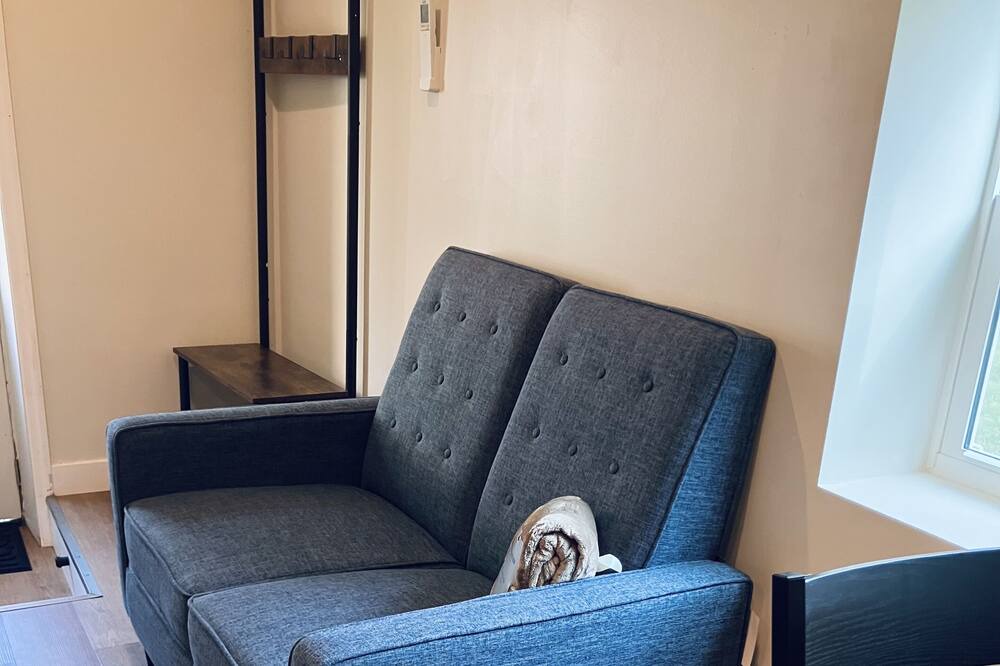 Photo of Livingroom in Lawrenceville