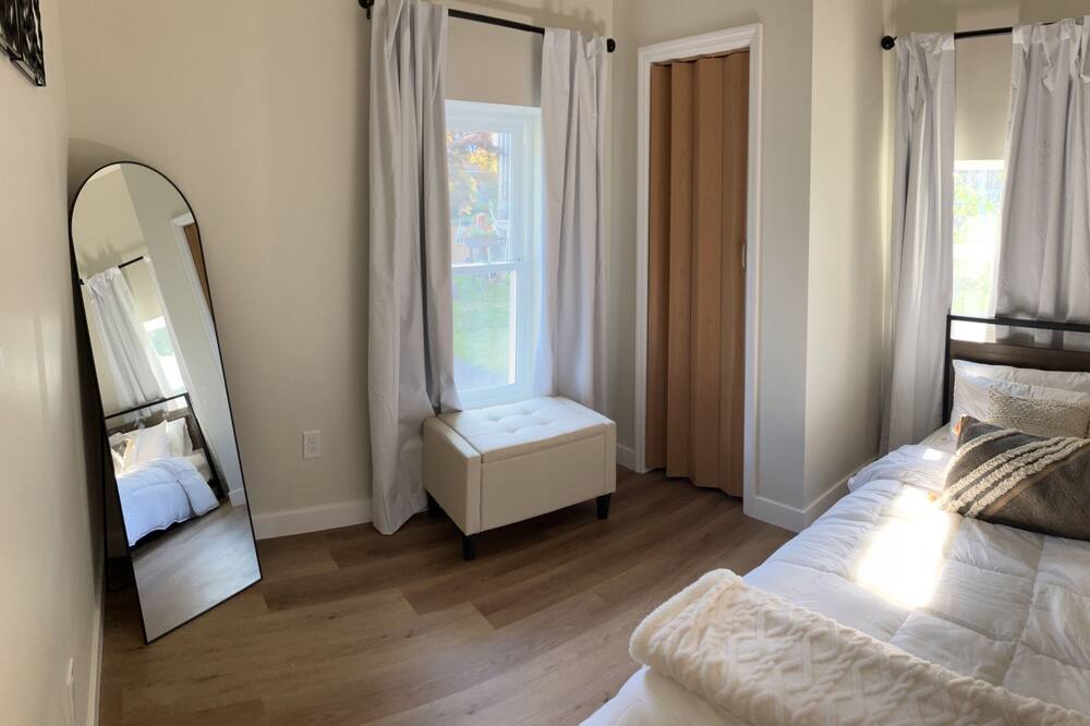 Photo of Bedroom in Lawrenceville