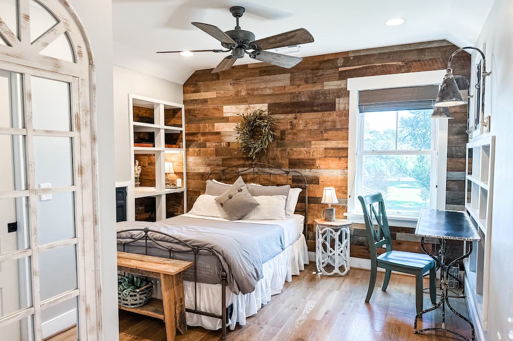 Photo of Bedroom in Batesville