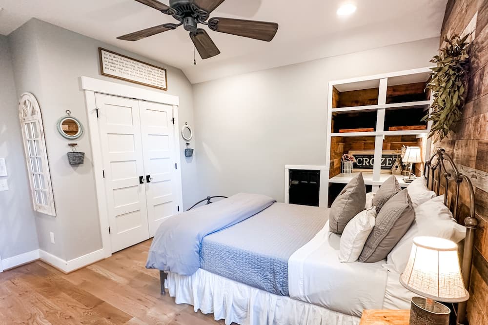 Photo of Bedroom in Batesville