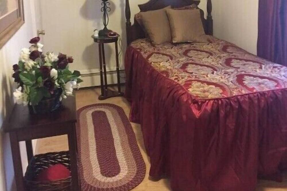 Photo of Bedroom in Plains