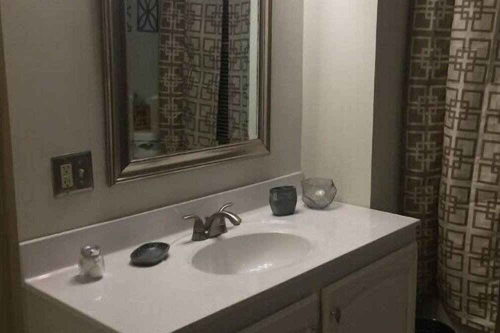 Photo of Bathroom in Plains