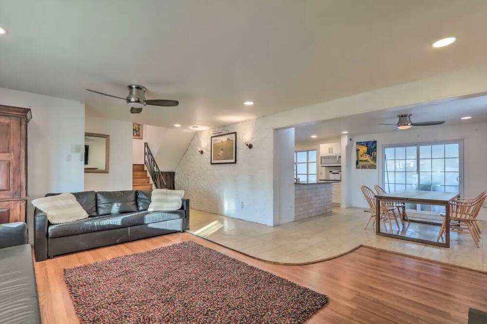 Photo of Livingroom in Blue Bell