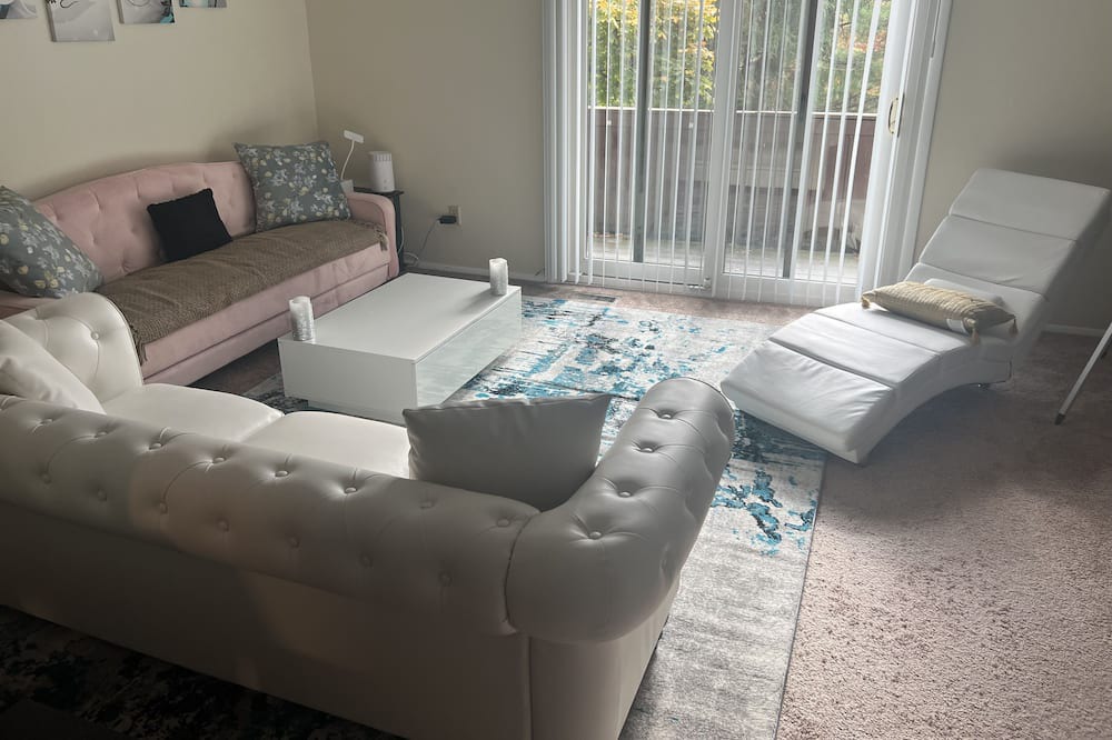 Photo of Livingroom in Monroeville