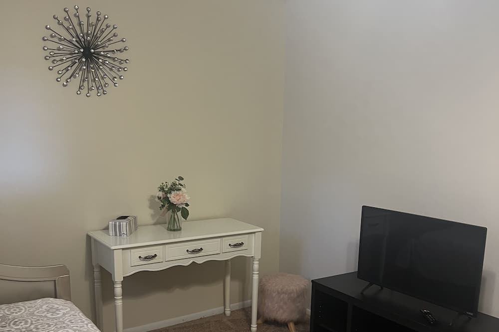 Photo of Bedroom in Monroeville