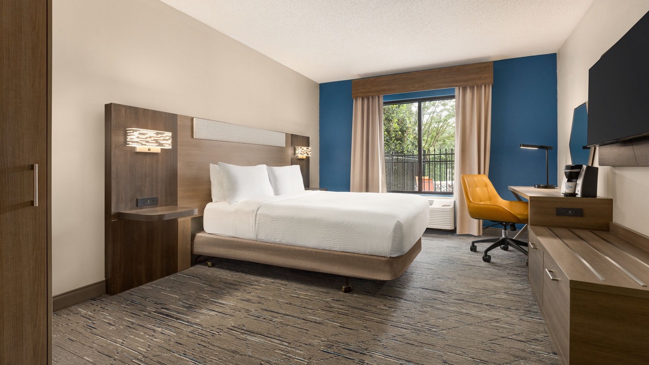 Photo of Bedroom in Greenville Downtown