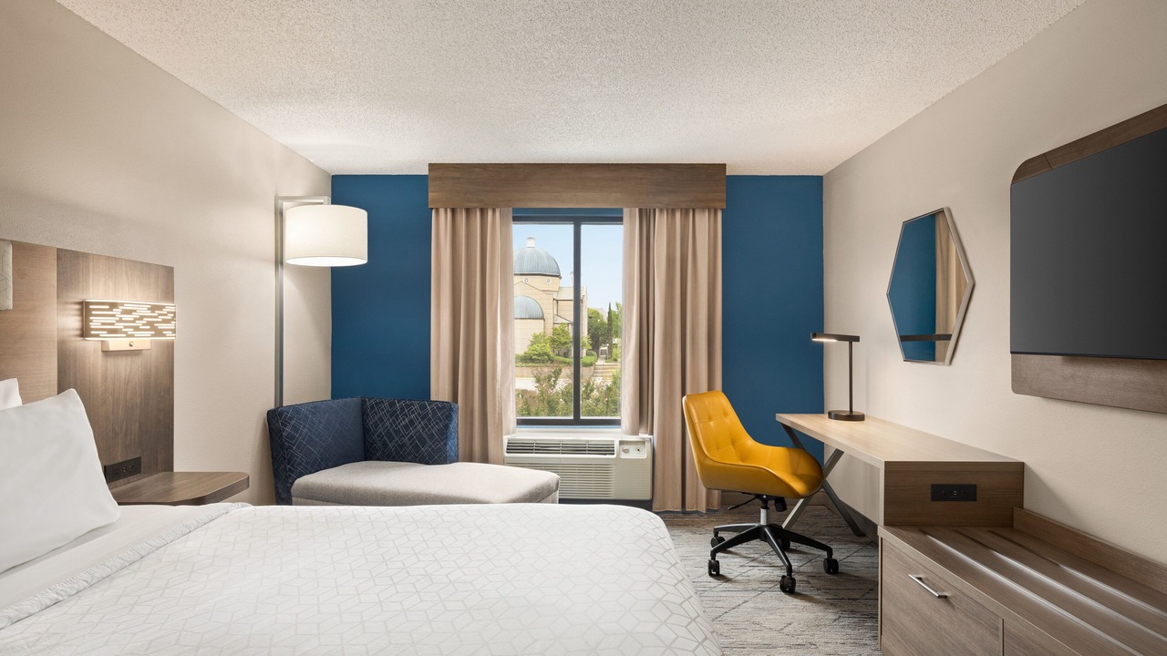 Photo of Bedroom in Greenville Downtown