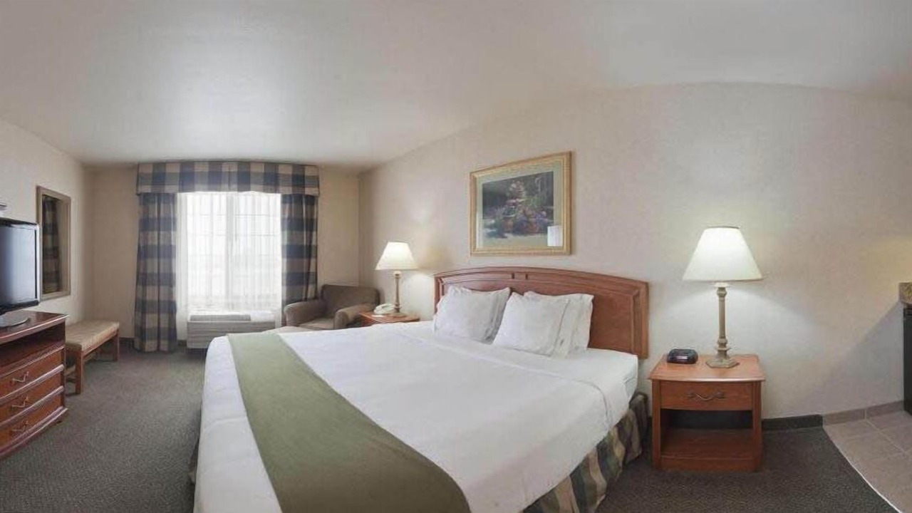 Photo of Bedroom in Greensburg