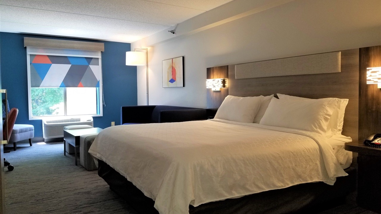 Photo of Bedroom in Apex