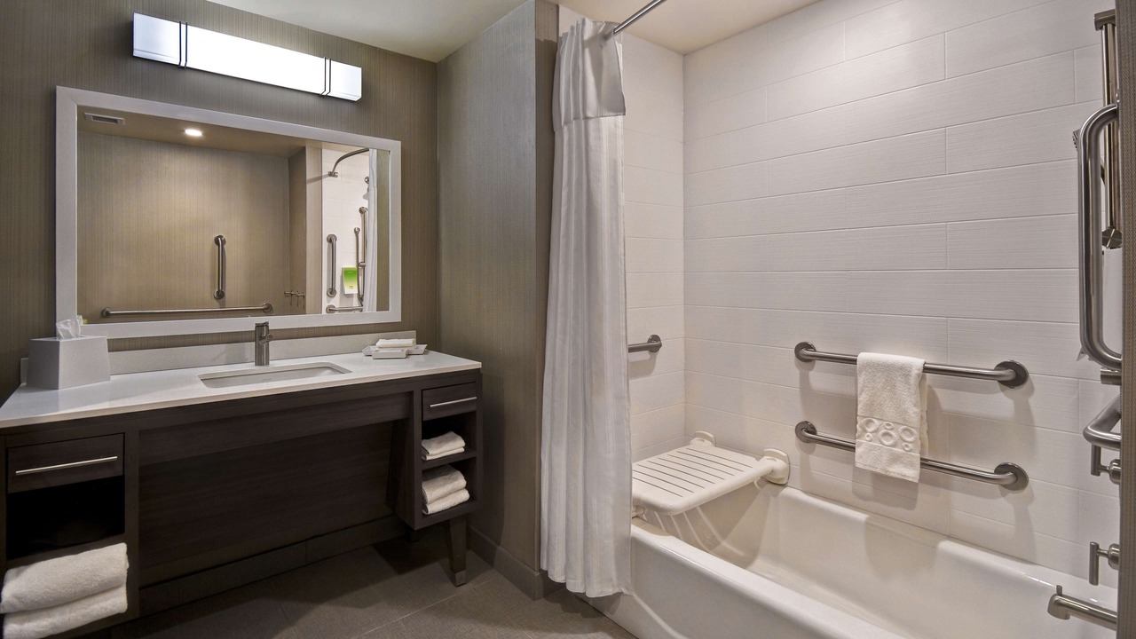 Photo of Bathroom in Bowling Green