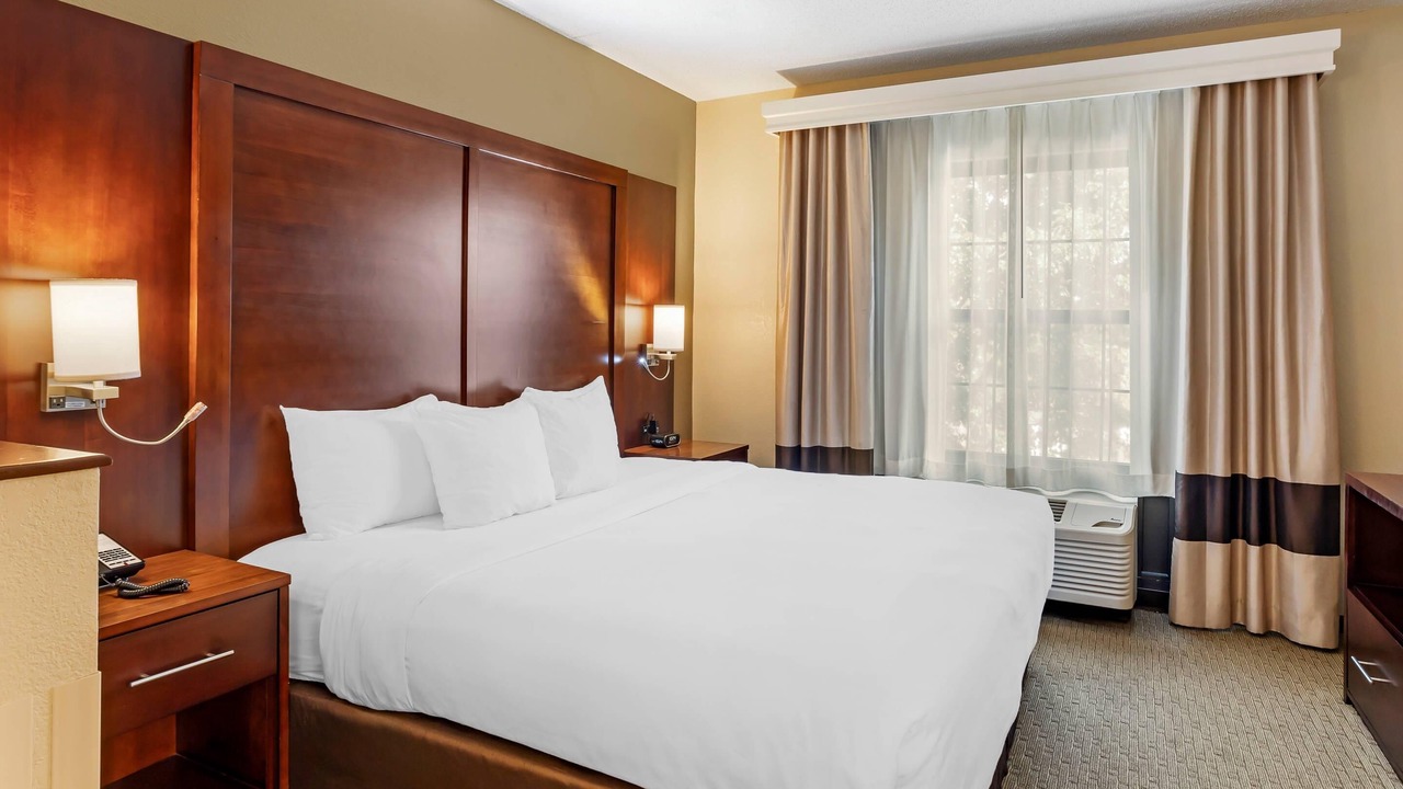 Photo of Bedroom in State College