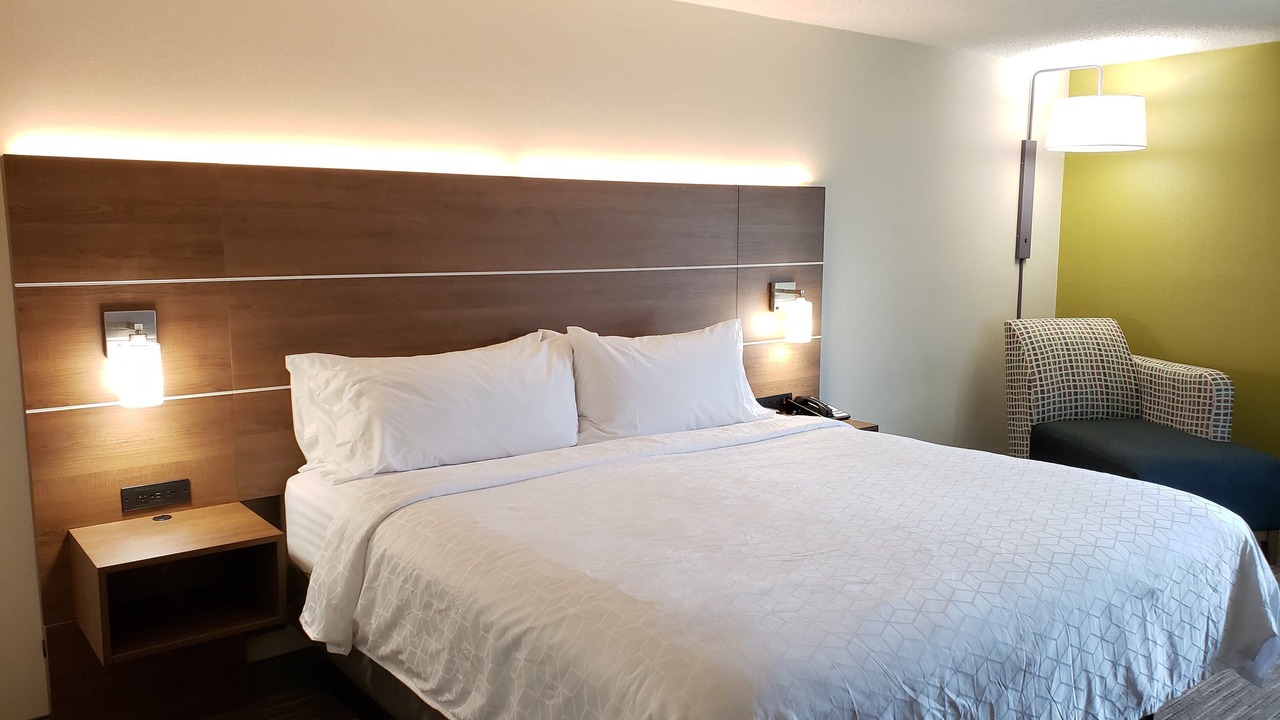 Photo of Bedroom in Edgewood