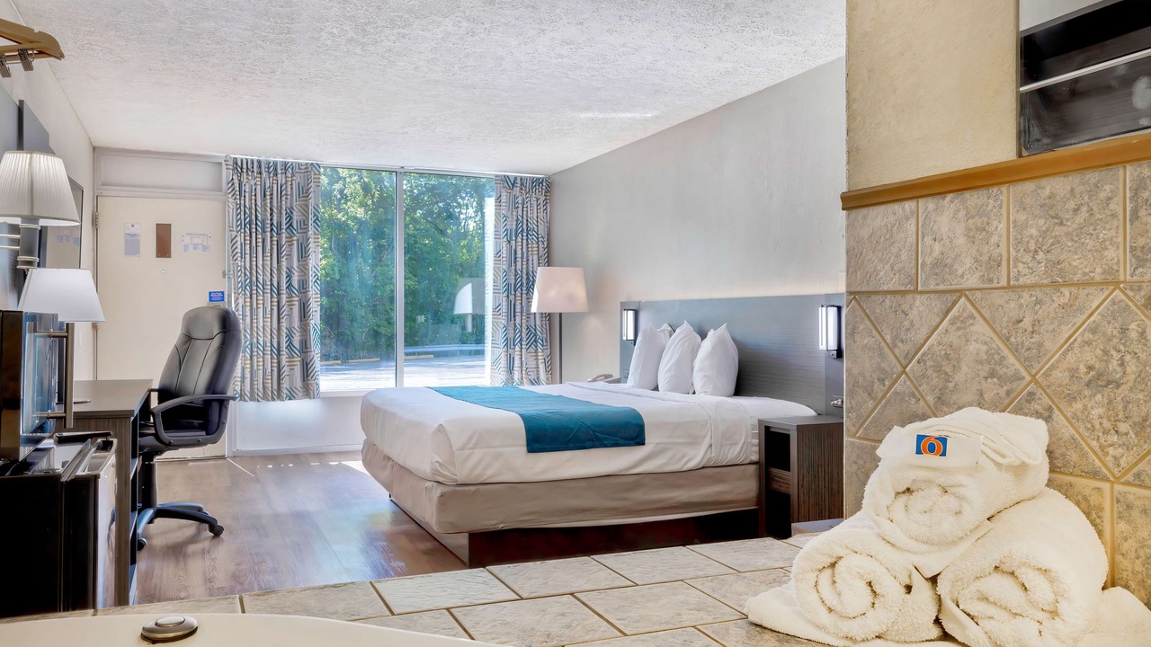 Photo of Bedroom in Star City
