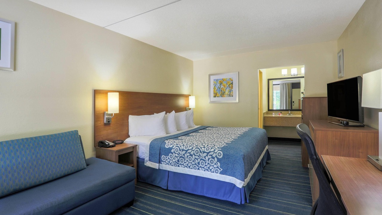 Photo of Bedroom in Newark