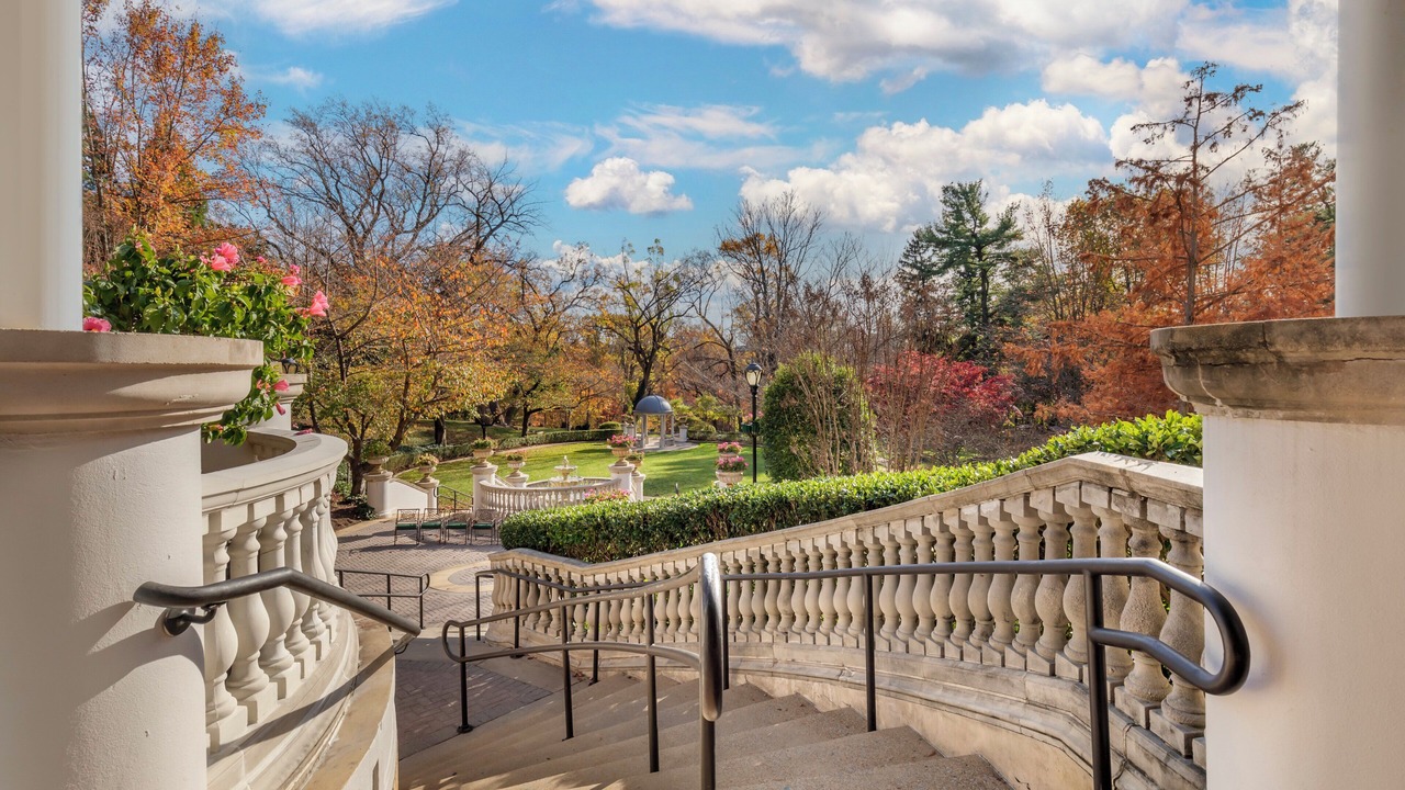 Photo of Outdoor in Woodley Park