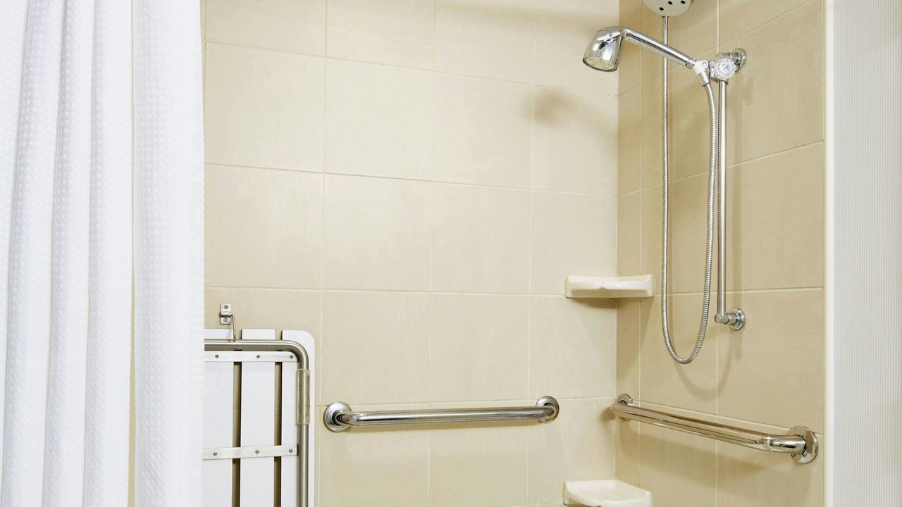 Photo of Bathroom in Lindenwald