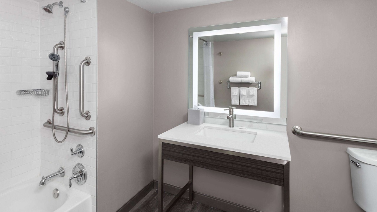 Photo of Bathroom in Woodlawn