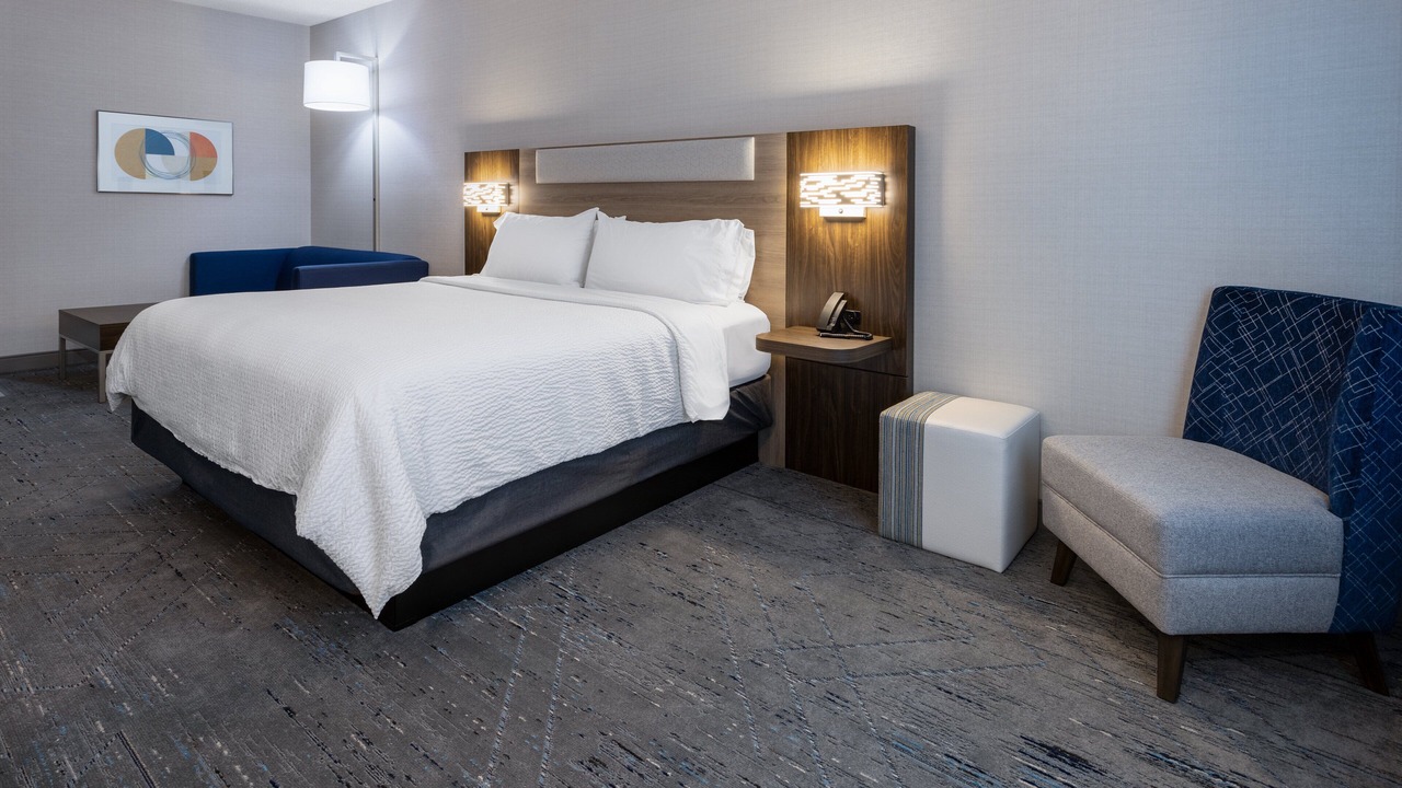 Photo of Bedroom in Monaca