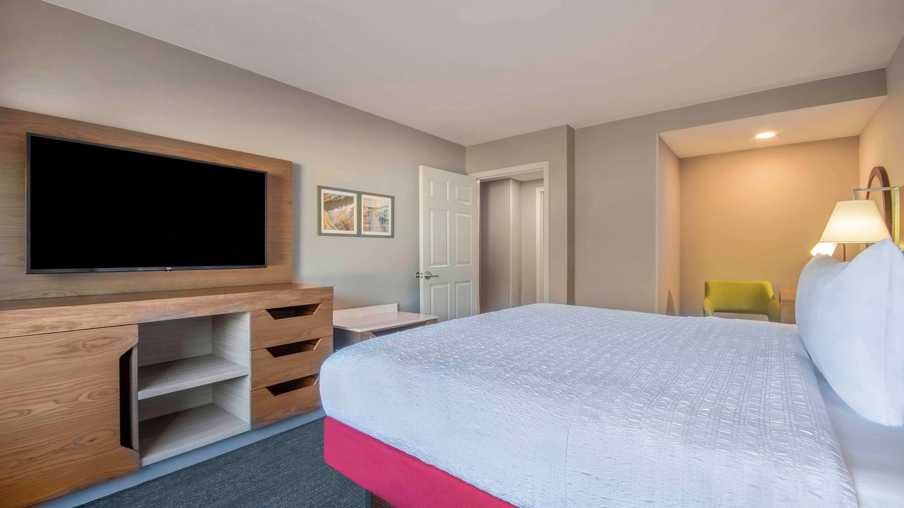 Photo of Bedroom in East Aurora