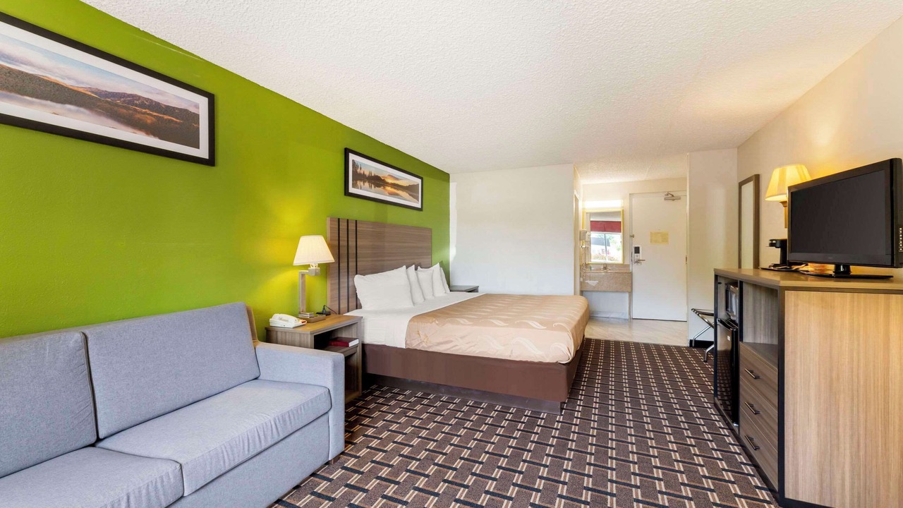 Photo of Bedroom in Huron