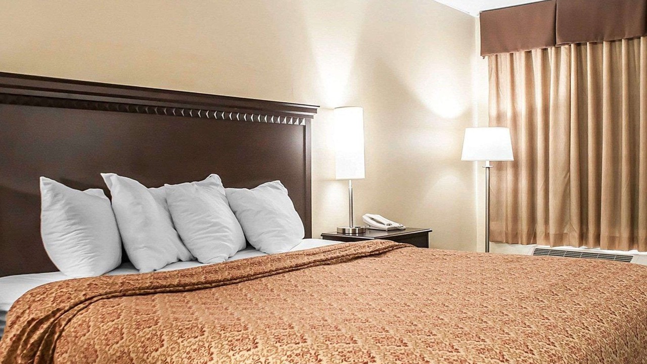 Photo of Bedroom in Big Flats Airport