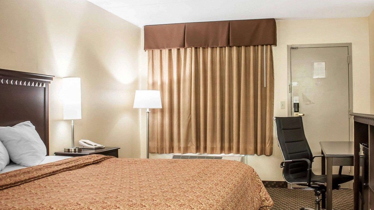 Photo of Bedroom in Big Flats Airport