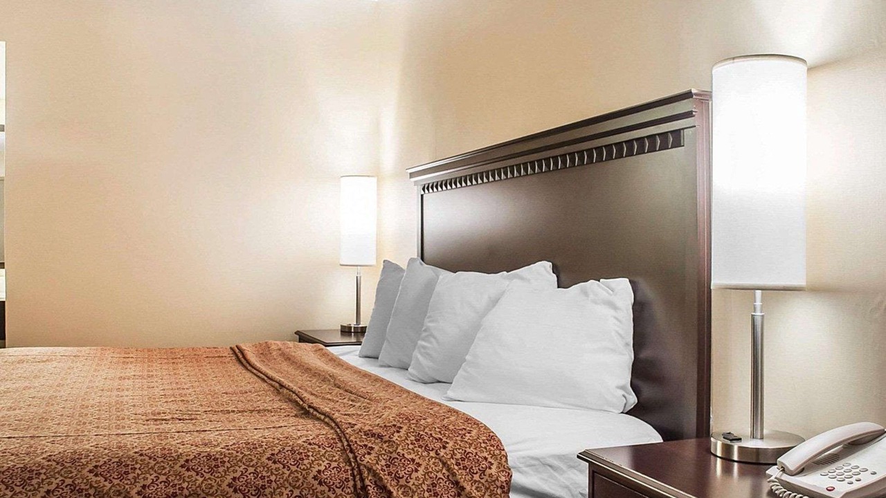 Photo of Bedroom in Big Flats Airport