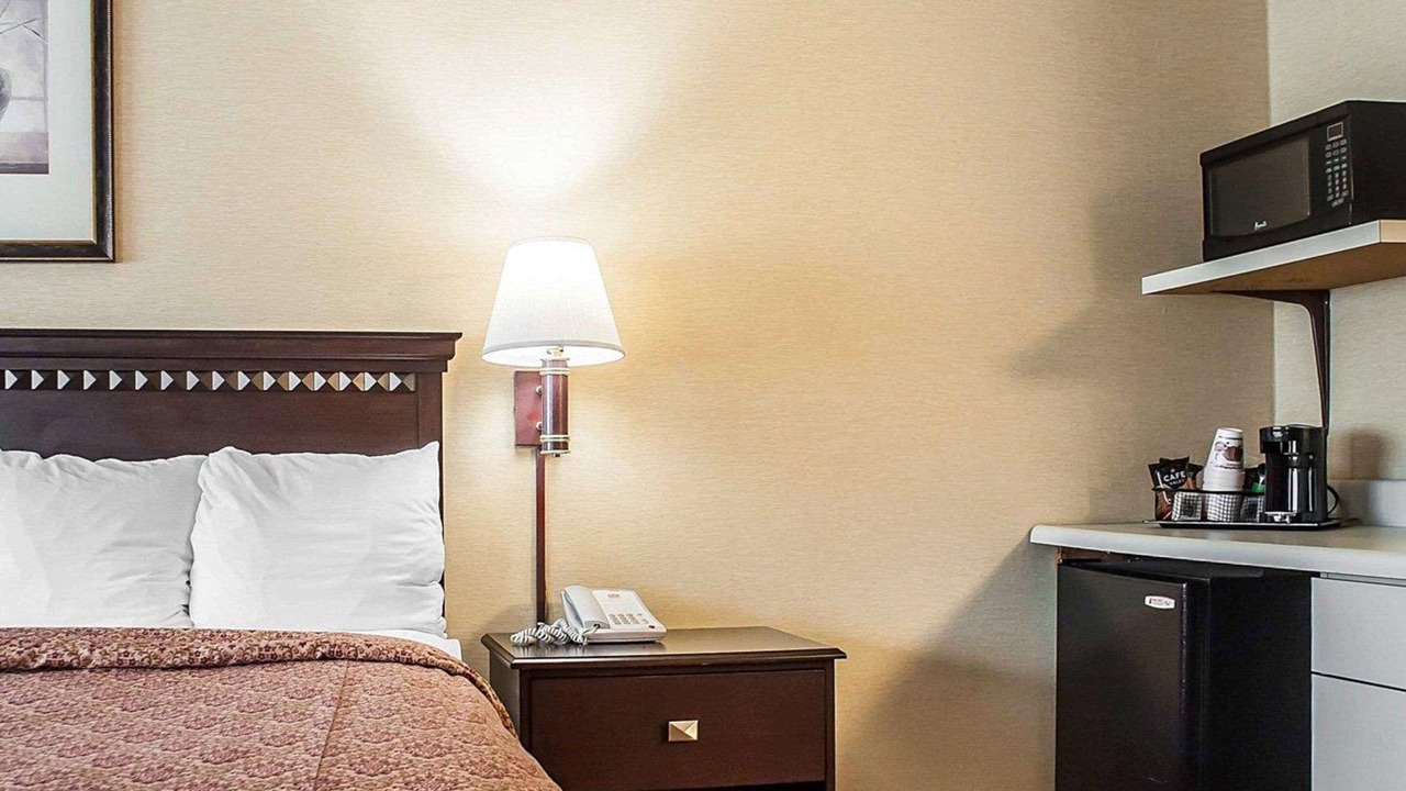 Photo of Bedroom in Big Flats Airport