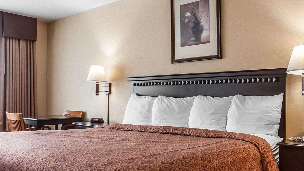 Photo of Bedroom in Big Flats Airport