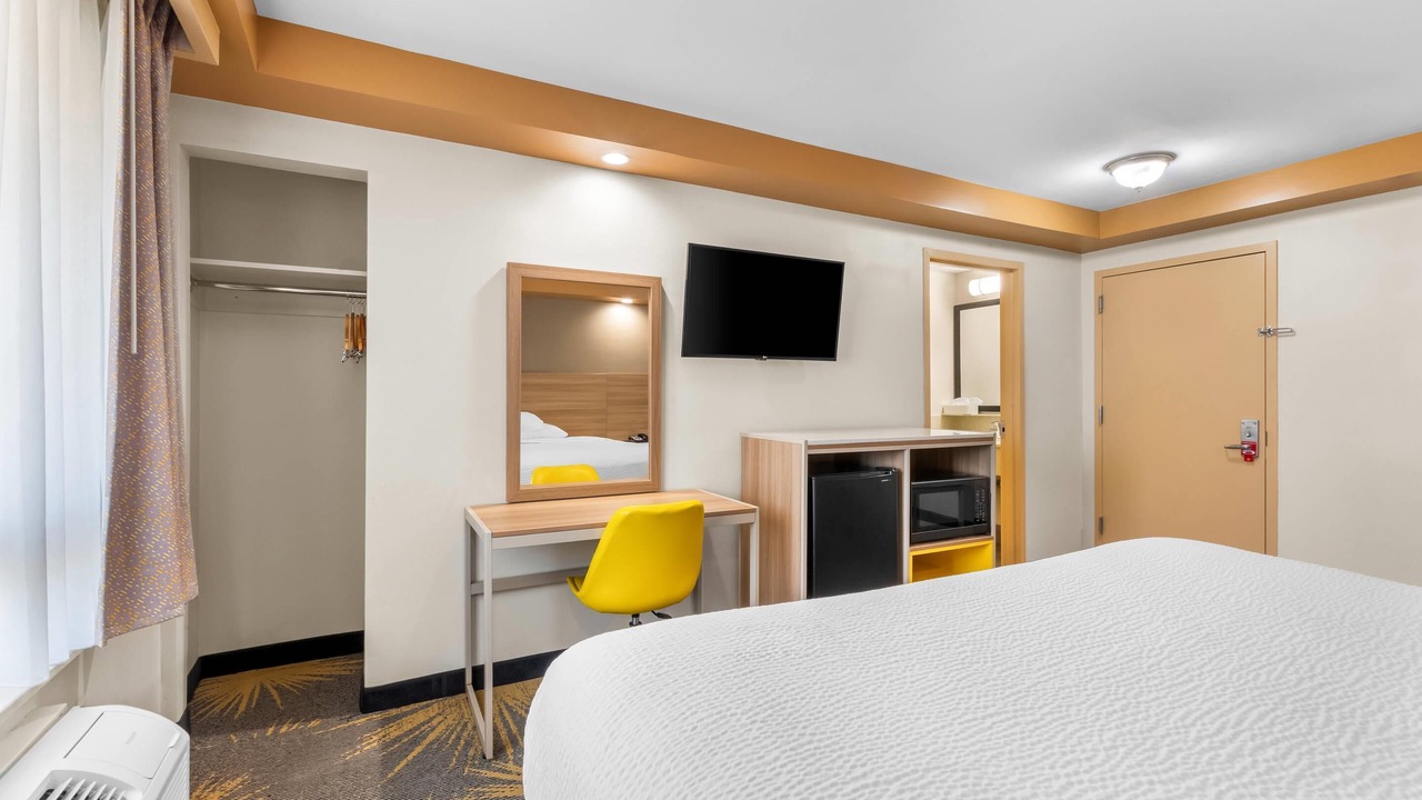 Photo of Bedroom in Iselin