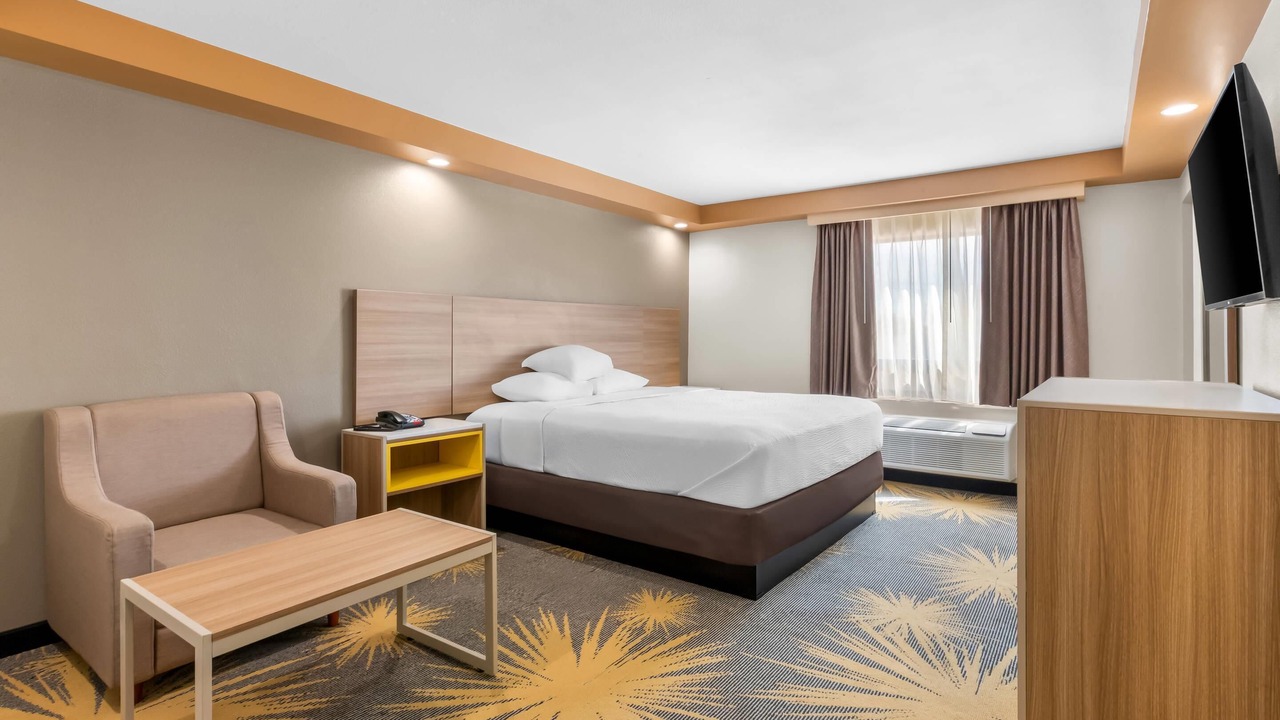 Photo of Bedroom in Iselin