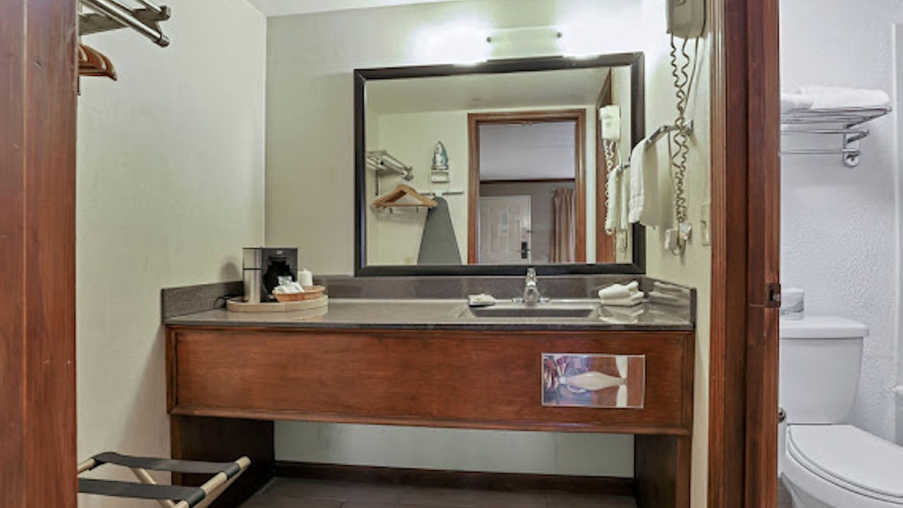 Photo of Bathroom in Uhrichsville
