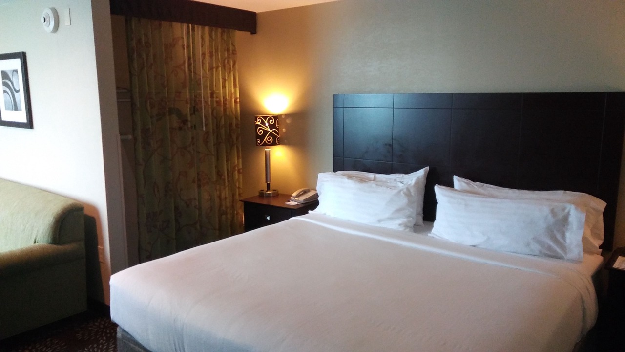 Photo of Bedroom in Green Tree
