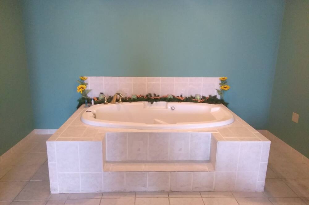 Photo of Bathroom in Shiloh