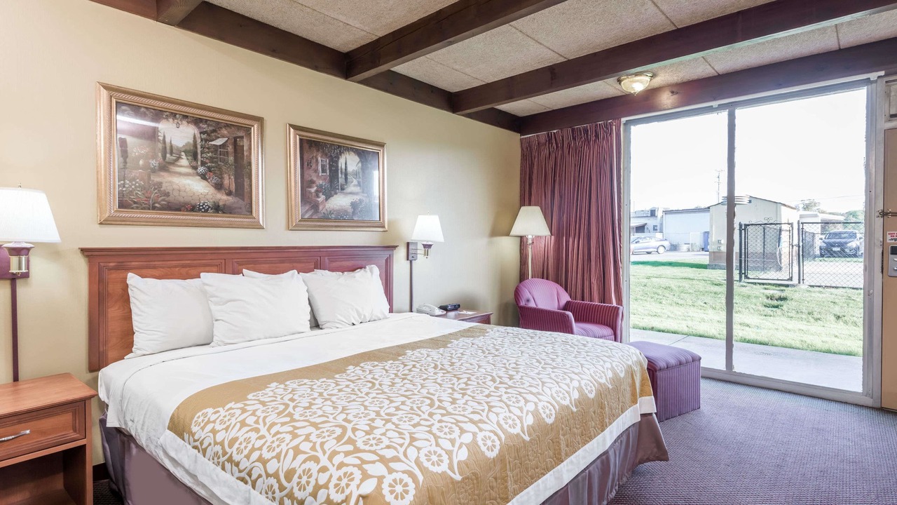 Photo of Bedroom in Niles