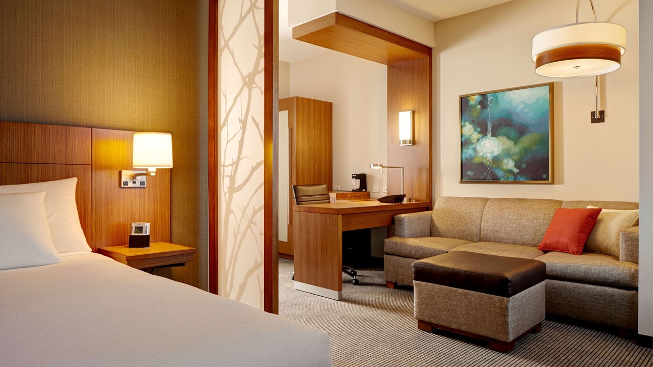 Photo of Bedroom in Coliseum Central