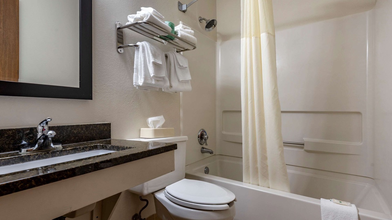 Photo of Bathroom in Warren