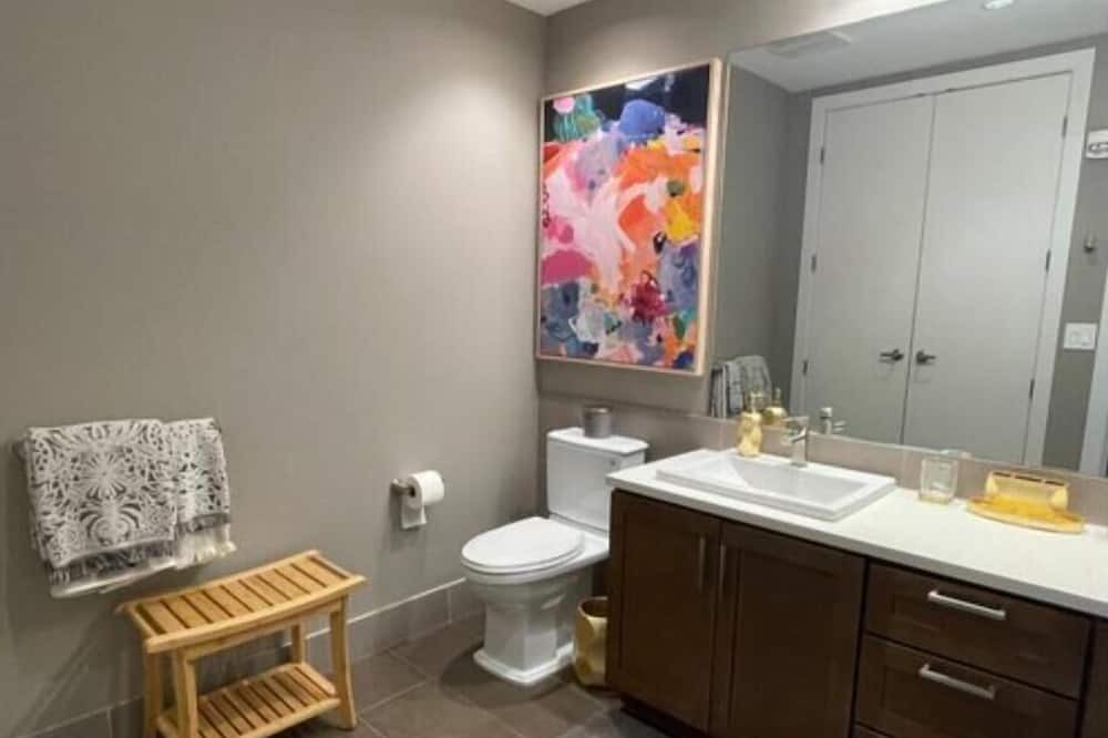 Photo of Bathroom in University Circle