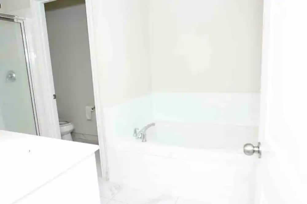 Photo of Bathroom in Hanover