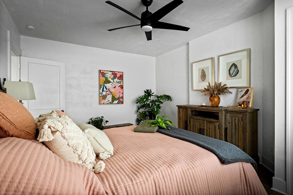 Photo of Bedroom in South Hills