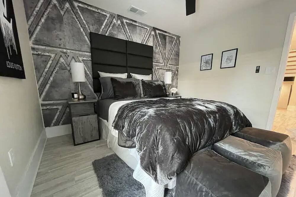 Photo of Bedroom in New Pathways