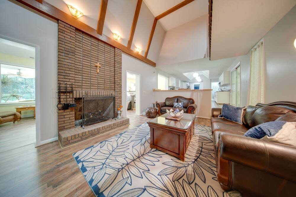 Photo of Livingroom in Erie