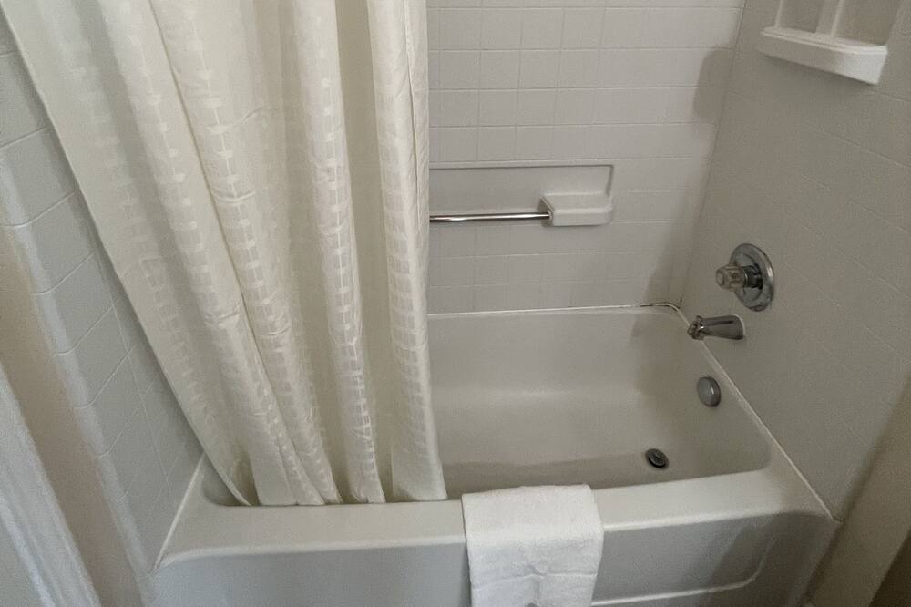 Photo of Bathroom in Tuttle