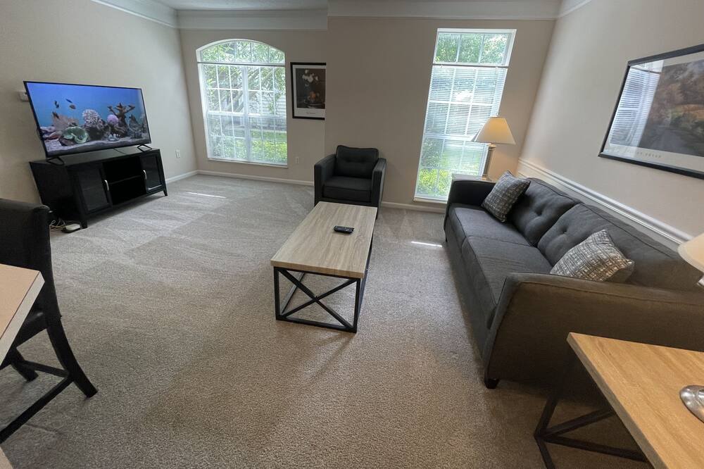 Photo of Livingroom in Tuttle
