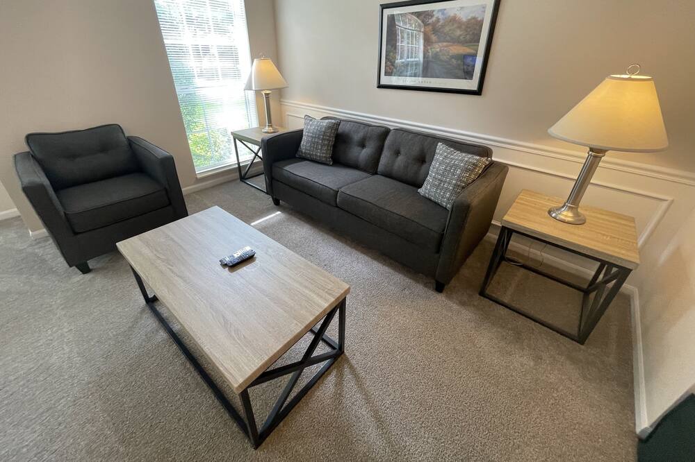 Photo of Livingroom in Tuttle
