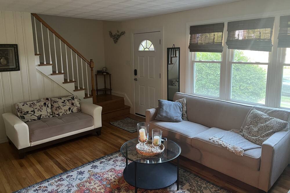 Photo of Livingroom in Newark