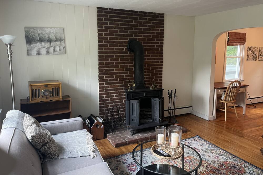 Photo of Livingroom in Newark