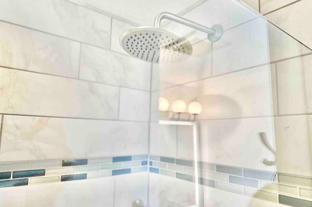 Photo of Bathroom in South Hills